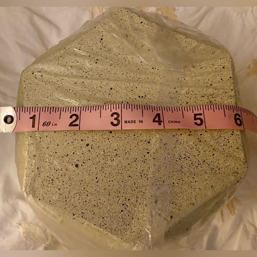 NWT Hexagonal Speckled Heavy Stone Decor w/Fireš„Feature-Indoors/Outdoors/Camping - Picture 11 of 16